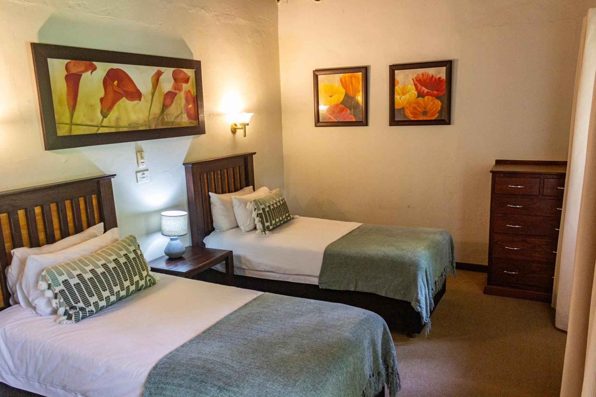 Hotel Numbi & Garden Suites Hazyview Bagian luar foto