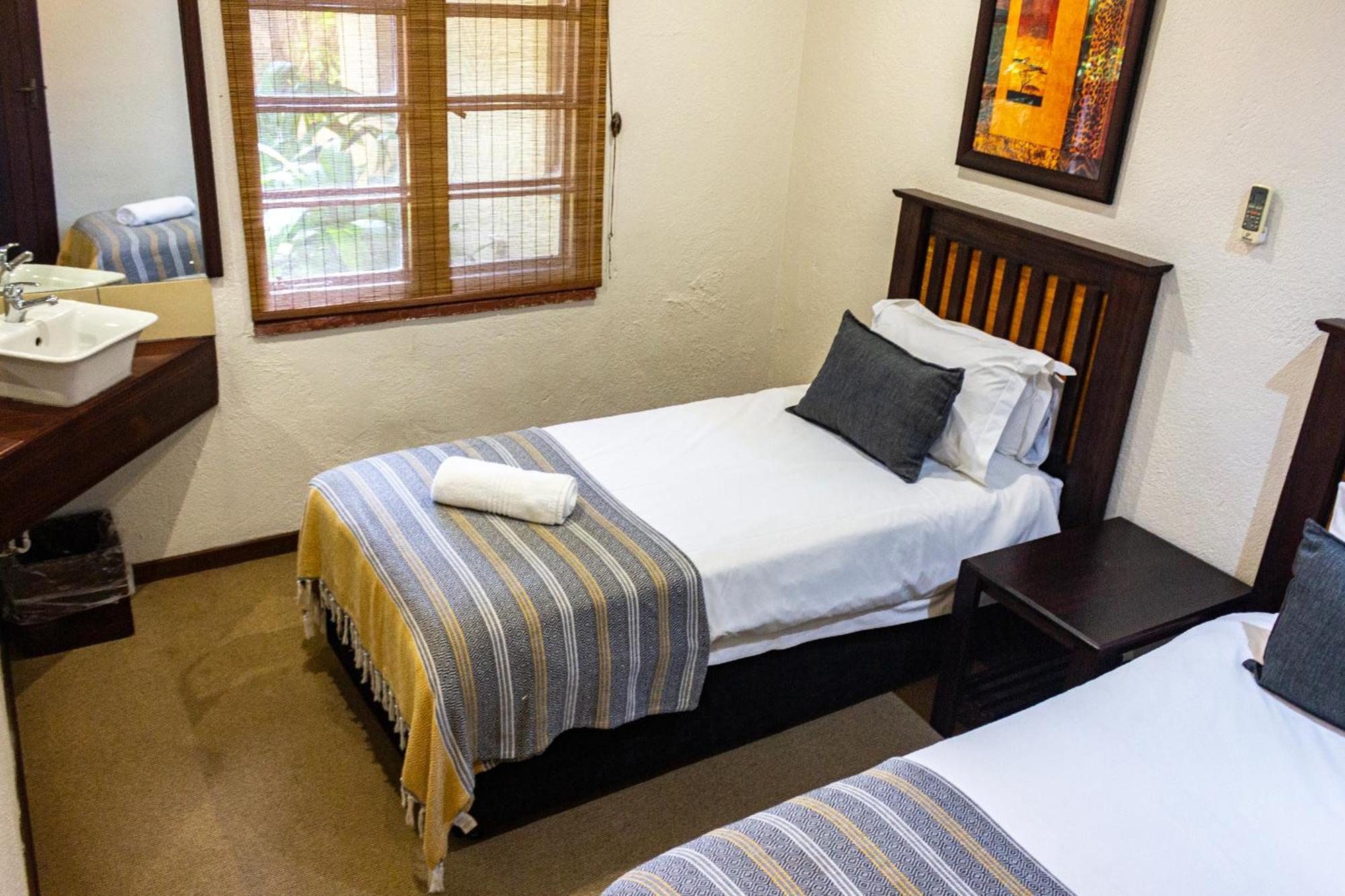 Hotel Numbi & Garden Suites Hazyview Bagian luar foto